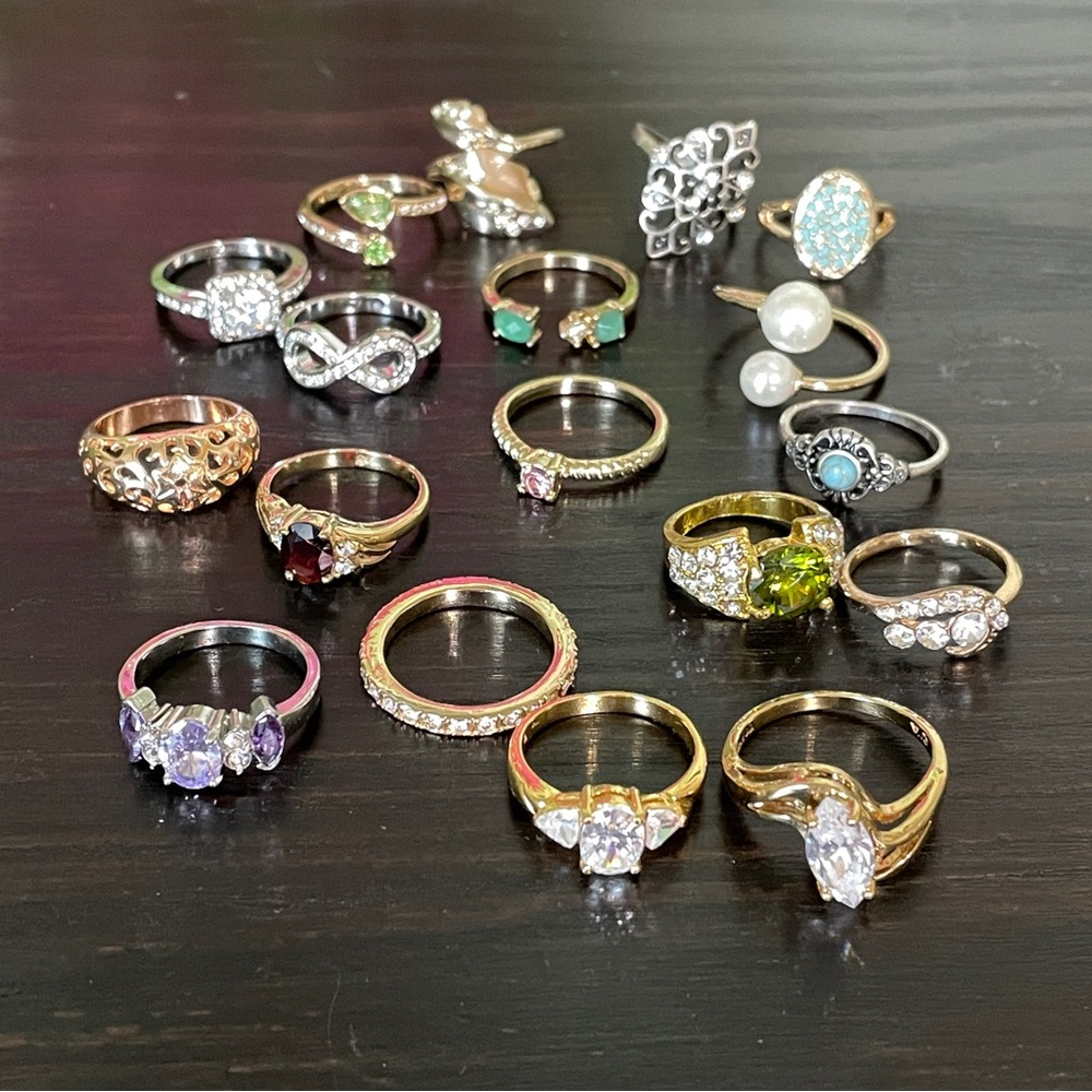 18 rings jewelry variety lot